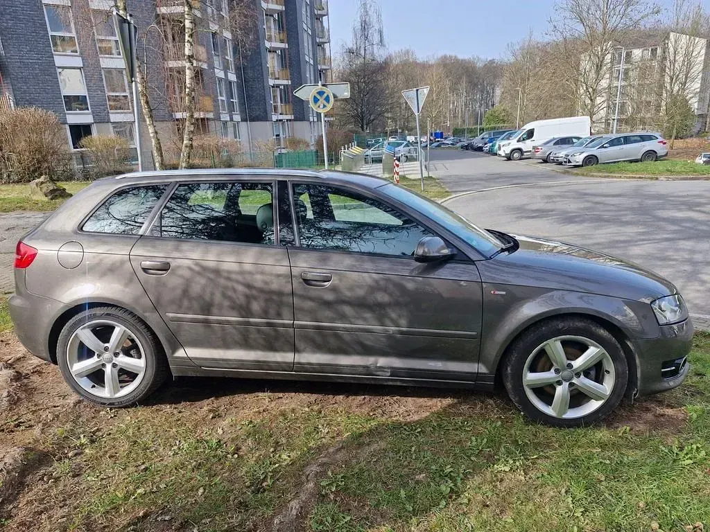 Gebraucht Audi A3 S-Line 105 PS (77 kW) 2012 Grau Kleinwagen