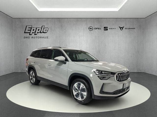 Grau Gebraucht 2024 Skoda Kodiaq Selection SUV | 45.890 € (Guter Preis) - Bild 1/4