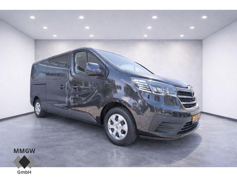 Gebraucht Renault Trafic Life 150 PS (110 kW) 2023 Schwarz Van / Kleinbus