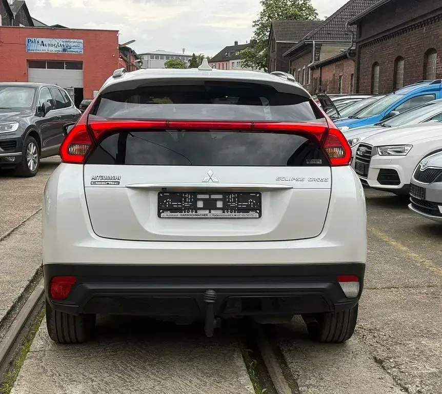 Gebraucht Mitsubishi Eclipse Cross Active 148 PS (108 kW) 2019 Weiß SUV