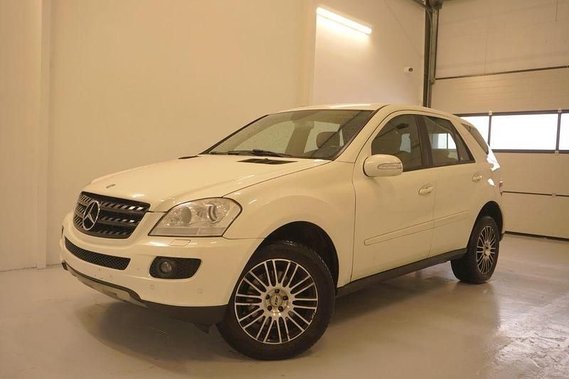 Gebraucht Mercedes ML320 224 PS (164 kW) 2008 Weiß SUV