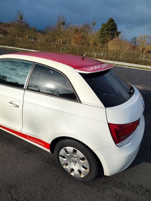 Gebraucht Audi A1 S-Line 122 PS (89 kW) 2011 Weiß Kleinwagen