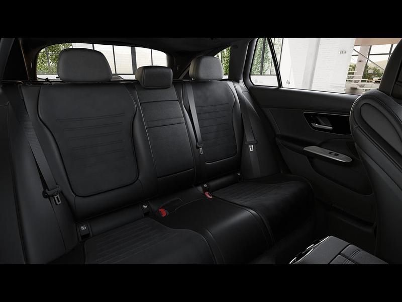 Gebraucht Mercedes C300 AMG 265 PS (194 kW) 2024 Sodalithblau metallic Kombi