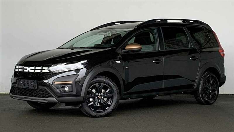 Schwarz / perlmuttschwarz Neu 2024 Dacia Jogger Extreme Kombi | 23.970 € (Fairer Preis) - Bild 1/4