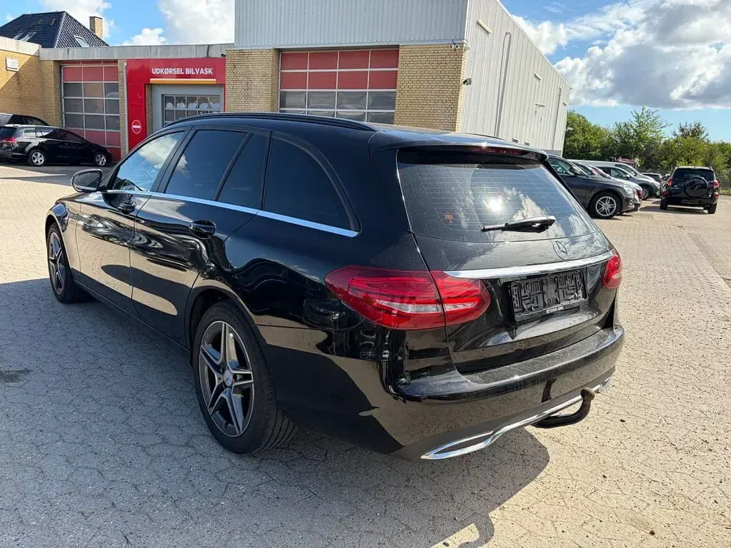 Gebraucht Mercedes C200 136 PS (100 kW) 2015 Schwarz Limousine
