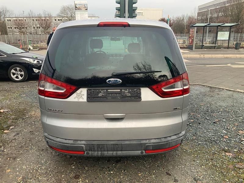 Gebraucht Ford Galaxy 131 PS (96 kW) 2006 Silber Van / Kleinbus