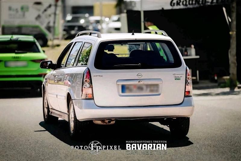 Gebraucht Opel Astra 101 PS (74 kW) 2003 Silber Kombi