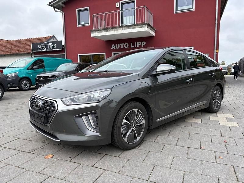 Grau Gebraucht 2022 Hyundai Ioniq Trend Kleinwagen | 16.900 € (Fairer Preis) - Bild 1/4