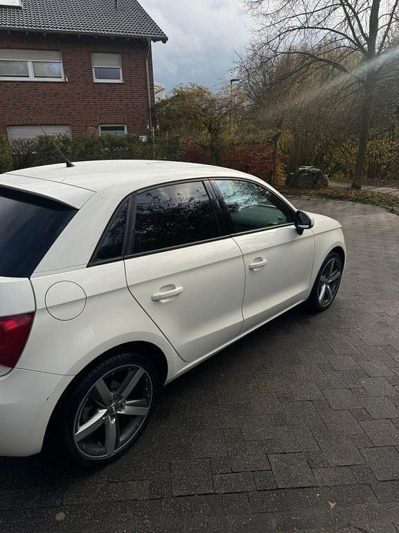 Gebraucht Audi A1 Sportback Ambition 86 PS (63 kW) 2012 Weiß Kleinwagen