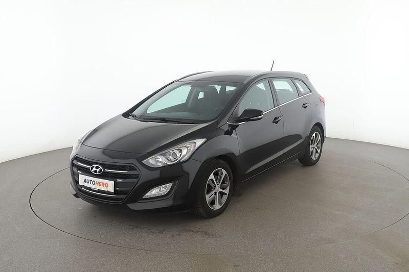 Schwarz Gebraucht 2015 Hyundai i30 Trend Kombi | 9.790 € - Bild 1/3