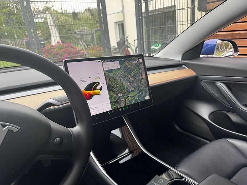 Second-hand Tesla Model 3 Standard Range 239 kW (325 CP) 2020 Albastru Berlinǎ