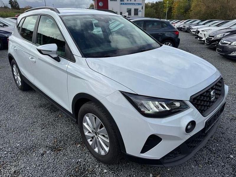 Weiß Gebraucht 2024 Seat Arona Style SUV | 19.450 € (Guter Preis) - Bild 1/4
