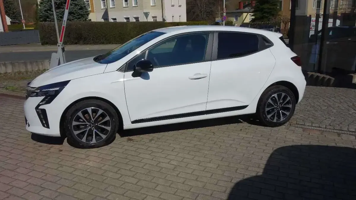Neu Mitsubishi Colt Plus 91 PS (66 kW) 2025 Weiß Kleinwagen