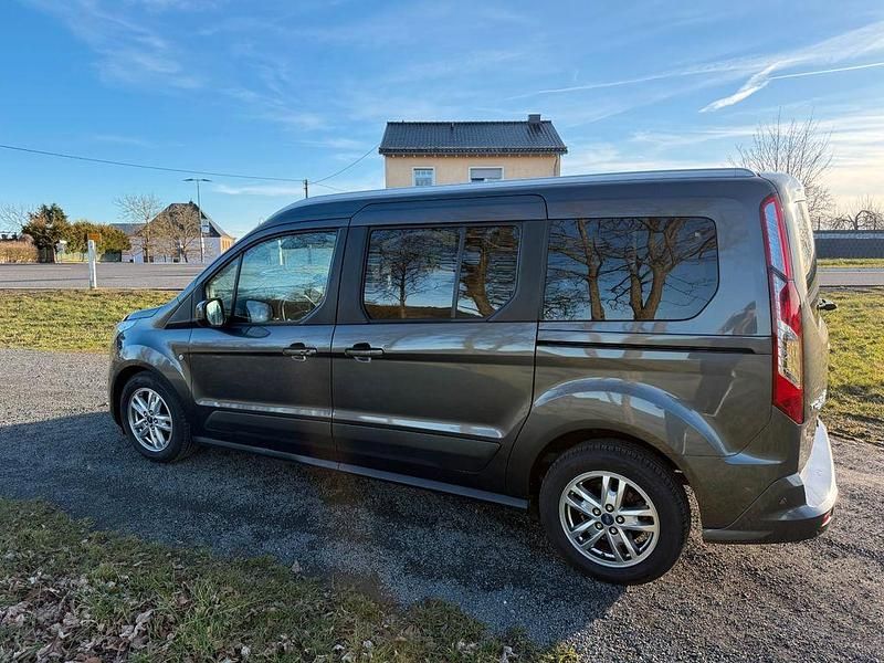 Gebraucht Ford Grand Tourneo Connect Titanium 120 PS (88 kW) 2019 Grau Van / Kleinbus