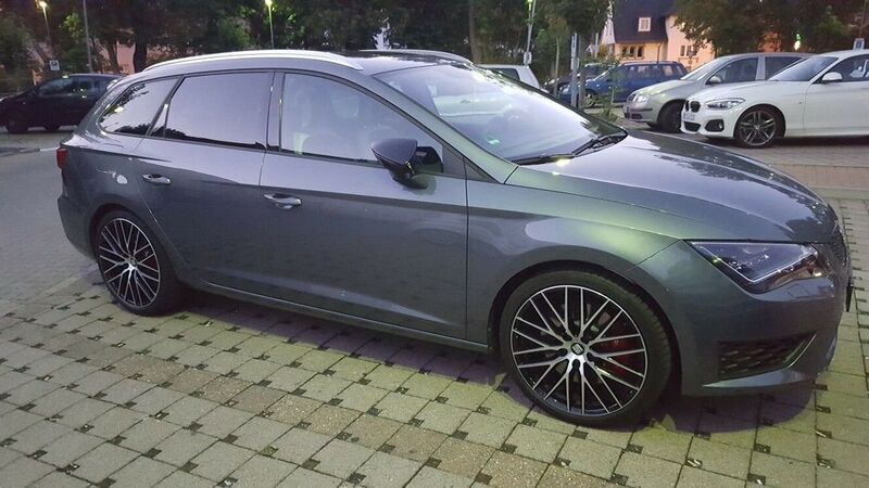 Grau Gebraucht 2015 Cupra Leon Limousine | 21.945 € (Teuer) - Bild 1/4