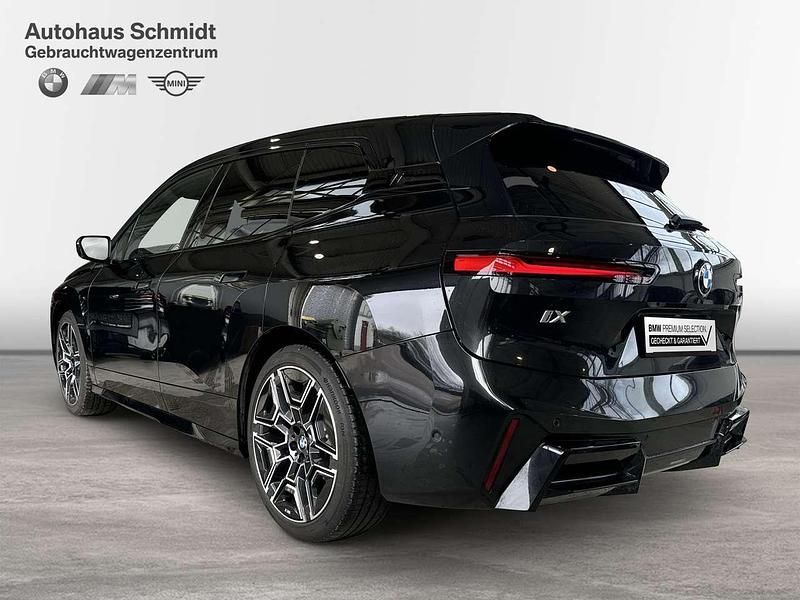 Gebraucht BMW iX M Sport 300 kW (408 PS) 2025 Saphirschwarz SUV