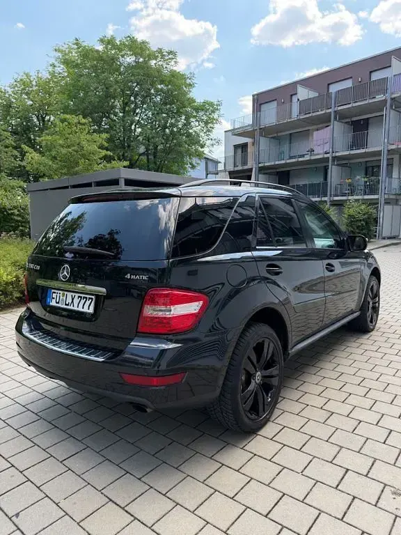 Gebraucht Mercedes ML350 224 PS (164 kW) 2009 Schwarz SUV