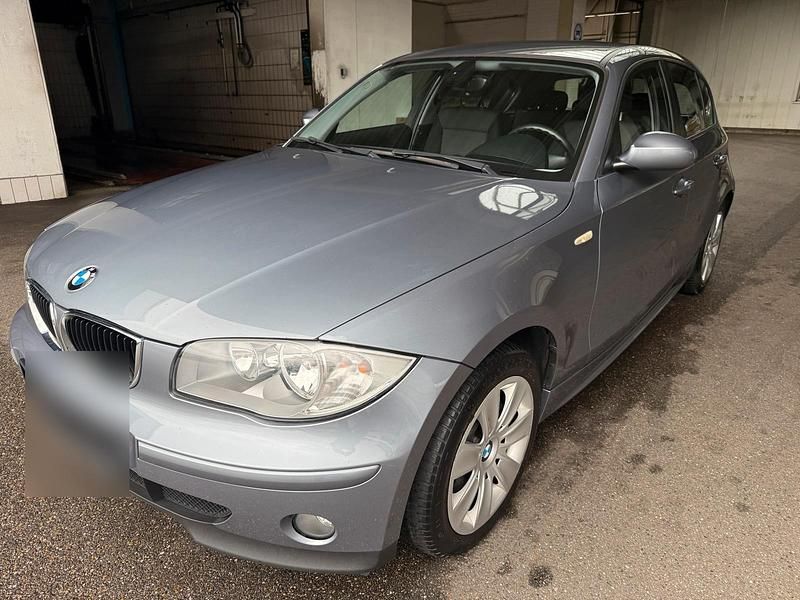 Grau Gebraucht 2005 BMW 118 Kleinwagen | 2.999 € (Fairer Preis) - Bild 1/4