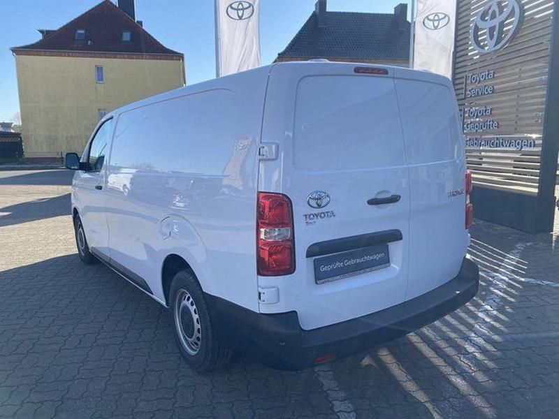 Gebraucht Toyota Proace 144 PS (105 kW) 2024 Weiss Van / Kleinbus