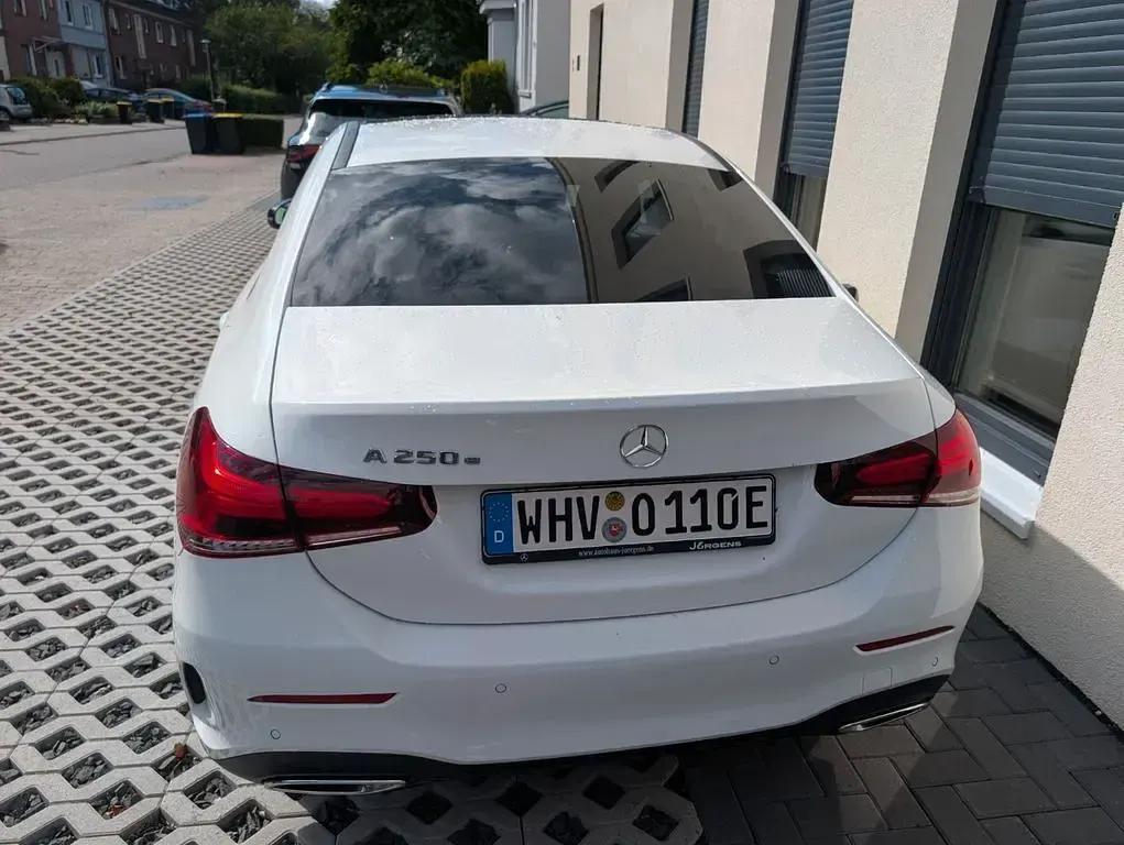 Gebraucht Mercedes A250 AMG line 218 PS (160 kW) 2022 Weiß Limousine