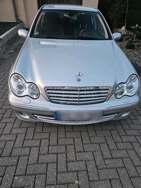 Silber Gebraucht 2006 Mercedes C200 Limousine | 6.999 € (Teuer) - Bild 1/4