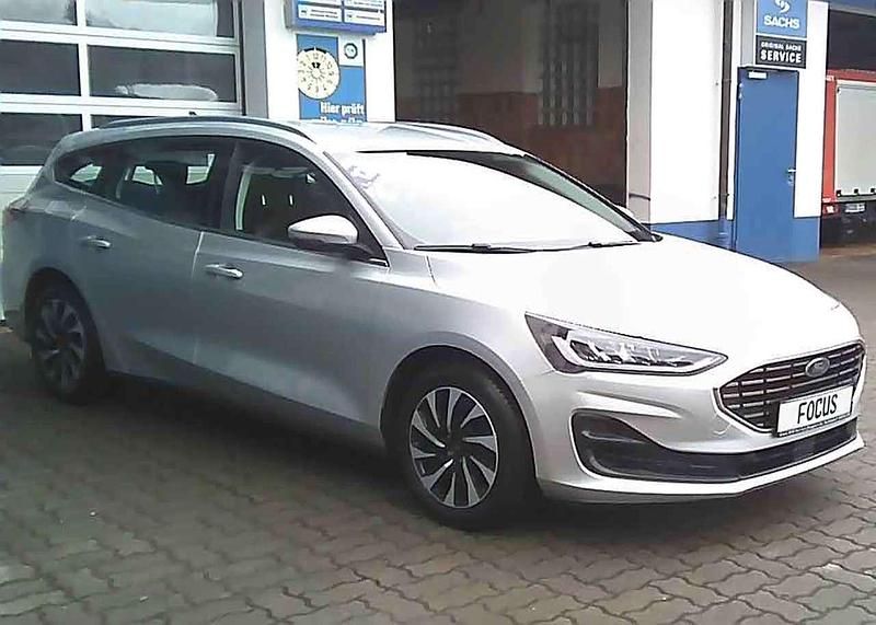 Gebraucht Ford Focus Titanium 125 PS (91 kW) 2023 Polarsilbermetallic Kombi