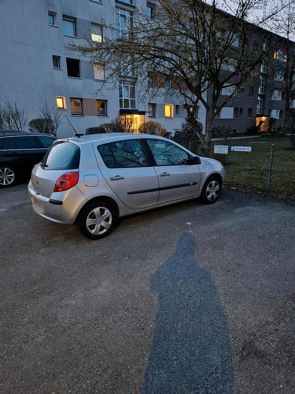 Gebraucht Renault Clio II 75 PS (55 kW) 2006 Grau Limousine