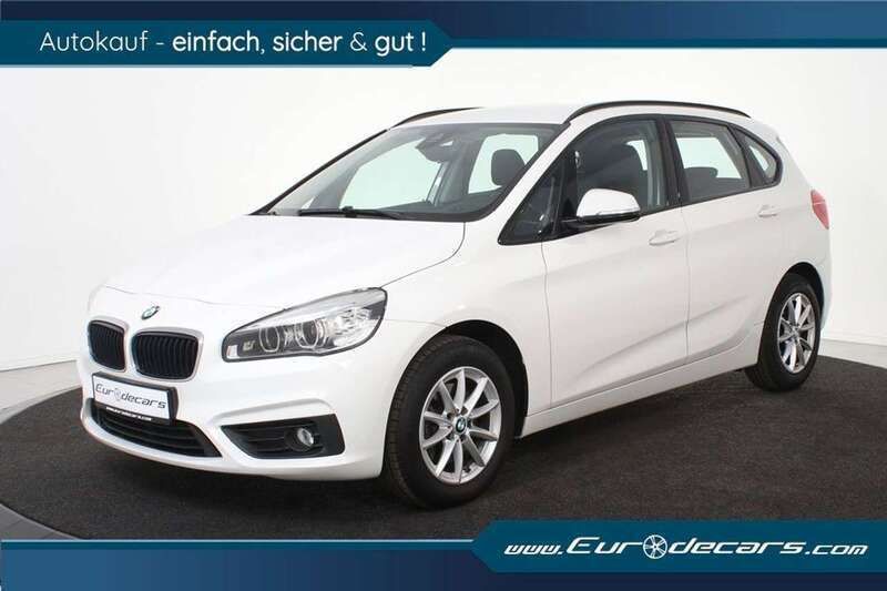 Weiß Gebraucht 2017 BMW 220 Van / Kleinbus | 14.700 € (Fairer Preis) - Bild 1/4