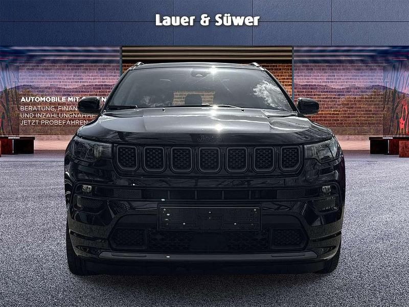 Usado Jeep Compass 241 HP (177 kW) 2022 Preto SUV
