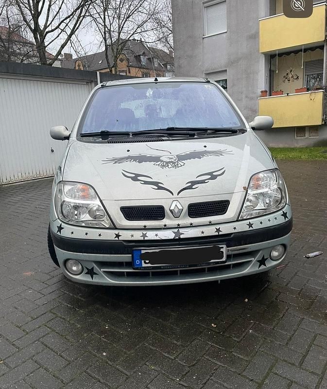 Silber Gebraucht 2000 Renault Mégane Limousine | 900 € - Bild 1/4