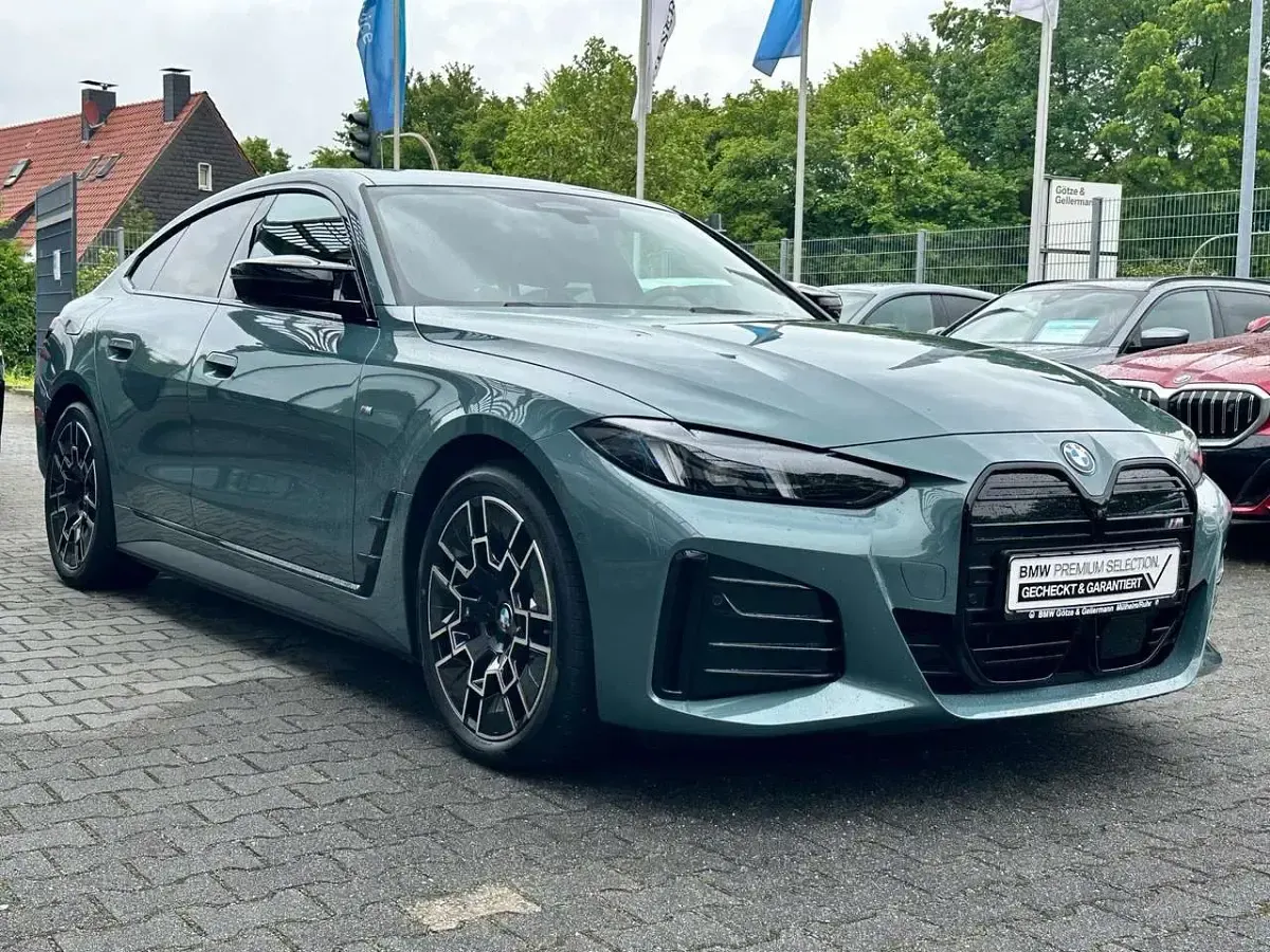 Gebraucht BMW i4 M Sport 442 kW (601 PS) 2025 Cape york grün Limousine