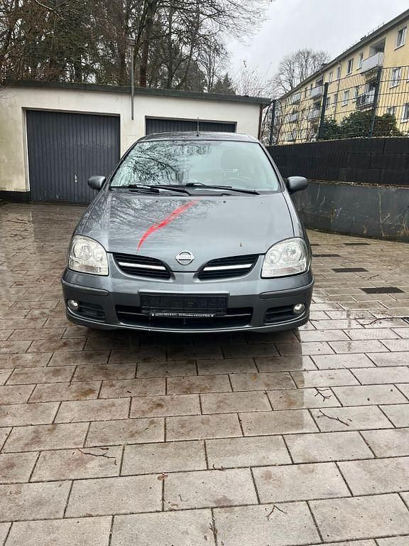 Grau Gebraucht 2006 Nissan Almera Tino Acenta Van / Kleinbus | 899 € (Guter Preis) - Bild 1/4