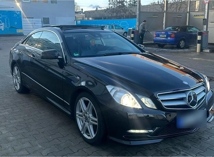 Gebraucht Mercedes E350 AMG 306 PS (225 kW) 2012 Schwarz Coupé