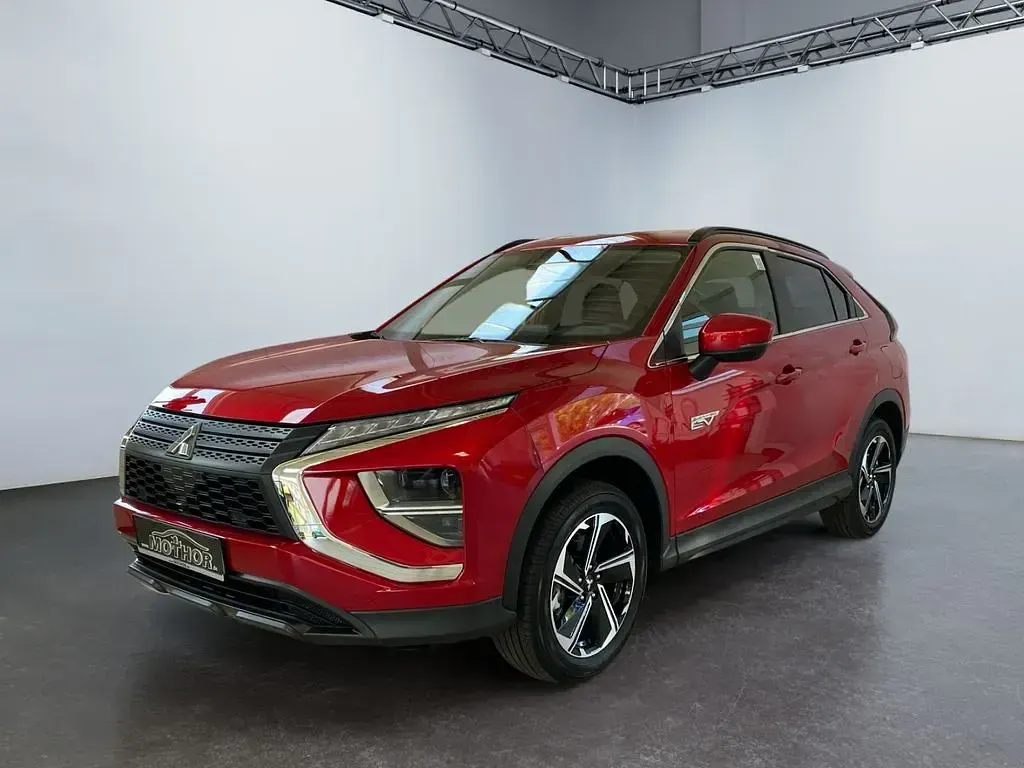 Używany Mitsubishi Eclipse Cross Basis 188 KM (138 kW) 2024 Czerwony SUV