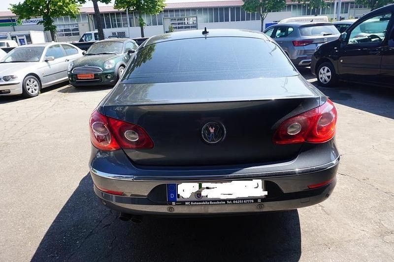 Gebraucht VW Passat Basis 140 PS (102 kW) 2010 Grau Limousine