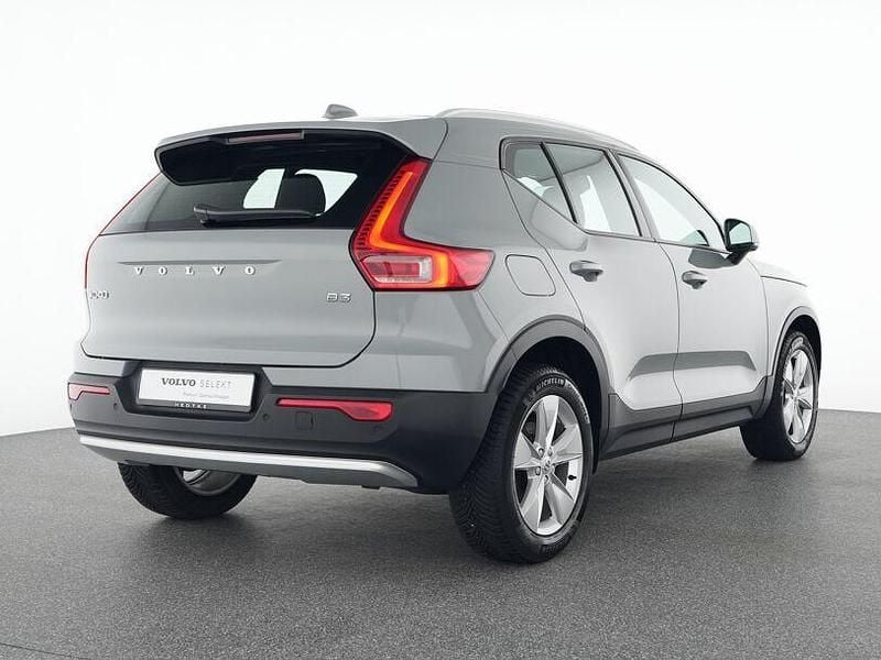 Gebraucht Volvo XC40 Core 163 PS (119 kW) 2024 Grau SUV