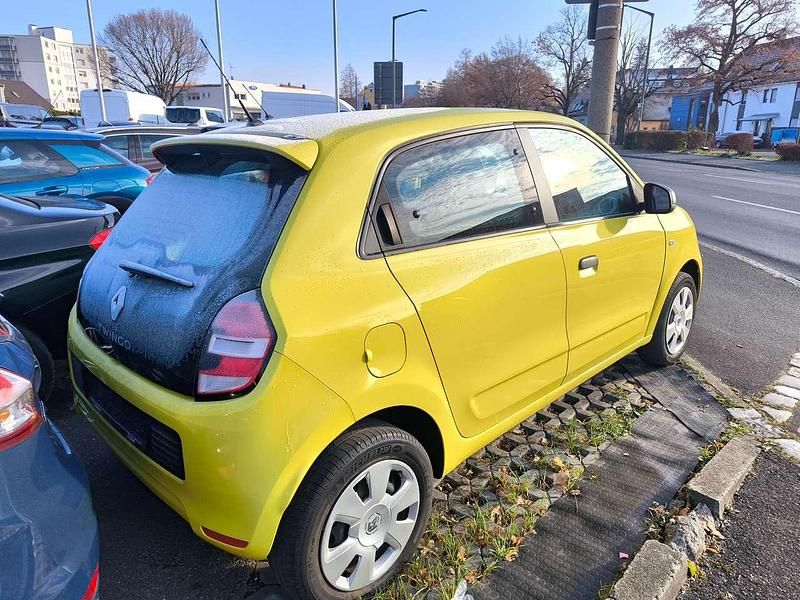 Second-hand Renault Twingo Expression 71 CP (52 kW) 2015 Auriu Hatchback
