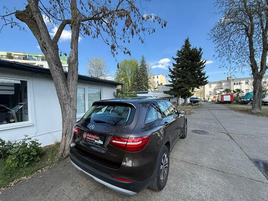Gebraucht Mercedes GLC250 211 PS (155 kW) 2018 Braun SUV