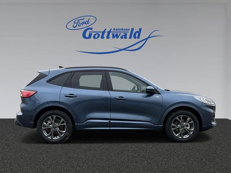 Gebraucht Ford Kuga ST-Line X 224 PS (164 kW) 2023 Chromablau metallic SUV