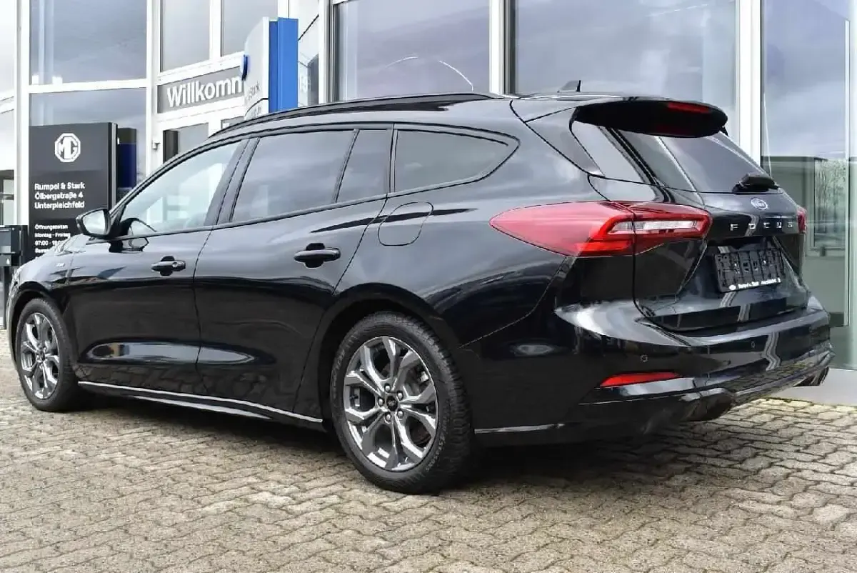 Używany Ford Focus ST-Line 155 KM (114 kW) 2024 Czarny Kombi