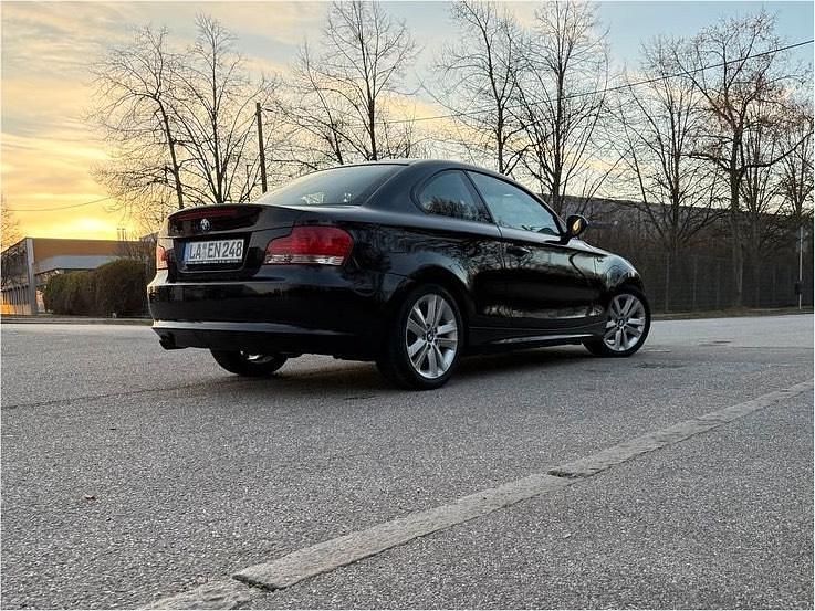 Gebraucht BMW 118 Coupé 143 PS (105 kW) 2010 Schwarz Coupé