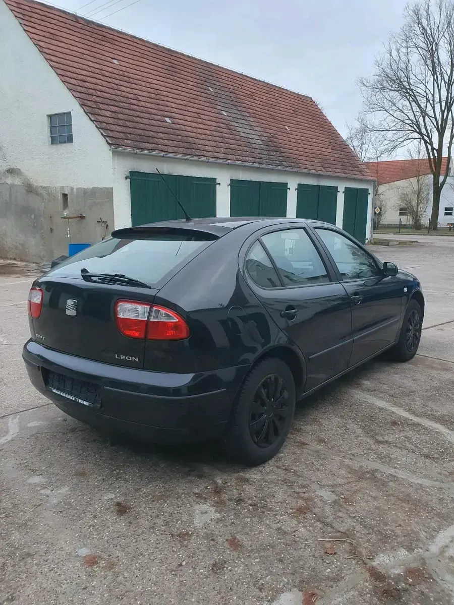 Occasion Seat Leon 105 ch (77 kW) 2002 Noir Citadine