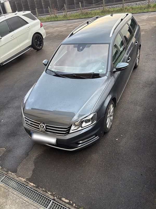 Usata VW Passat 140 CV (102 kW) 2013 Grigio Station wagon