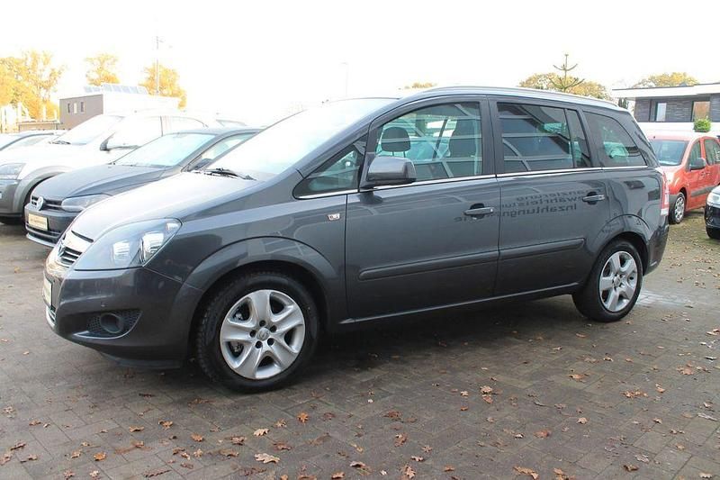 Gebraucht Opel Zafira Design Edition 140 PS (102 kW) 2011 Grau Van / Kleinbus