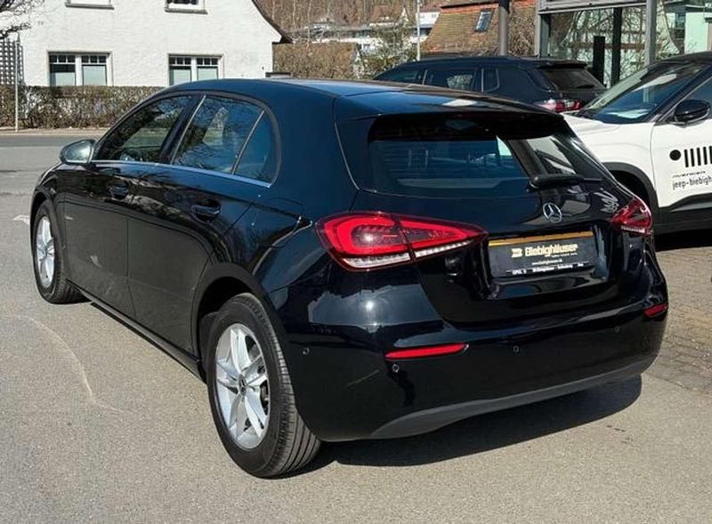 Gebraucht Mercedes A200 163 PS (119 kW) 2018 Schwarz Limousine