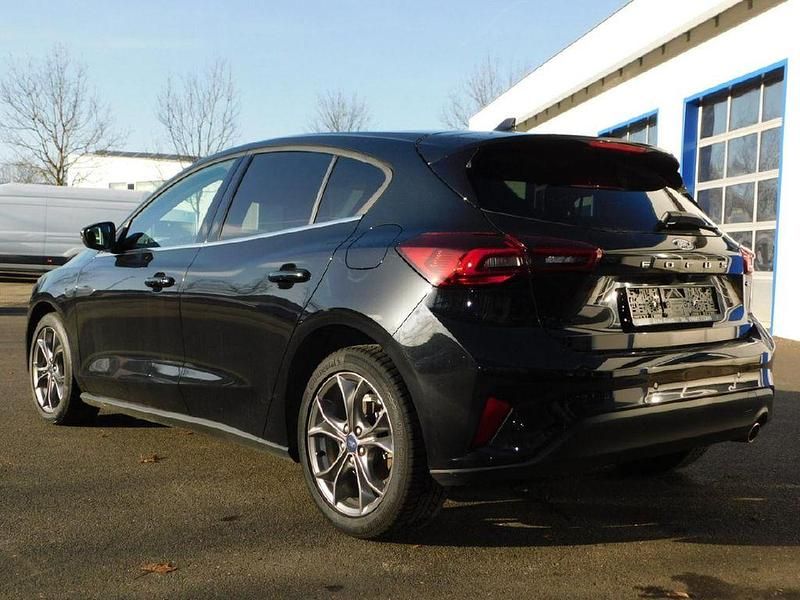 Gebraucht Ford Focus Titanium 125 PS (91 kW) 2023 Schwarz Limousine