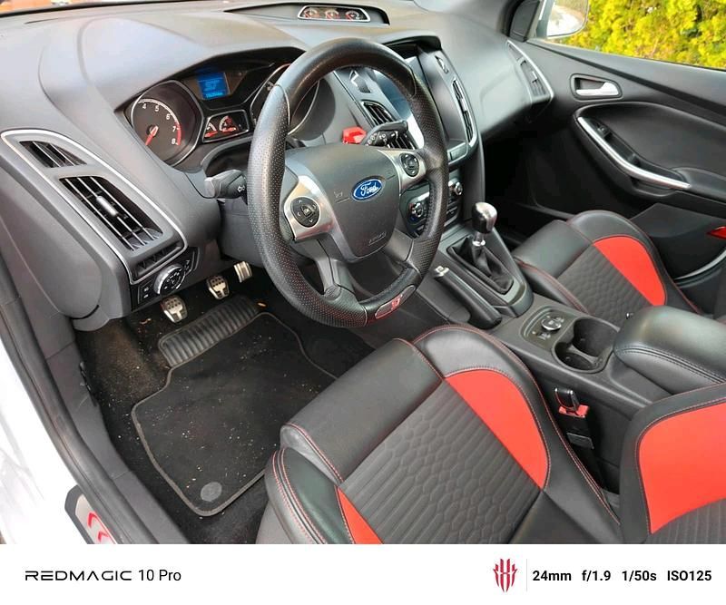 Gebraucht Ford Focus ST 250 PS (183 kW) 2013 Weiß Kombi