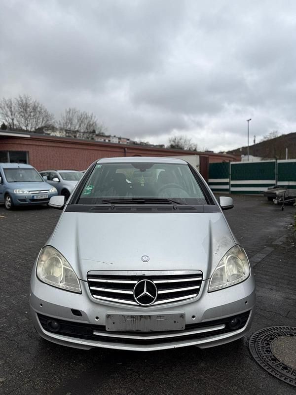 Gebraucht Mercedes A180 109 PS (80 kW) 2010 Grau Kleinwagen