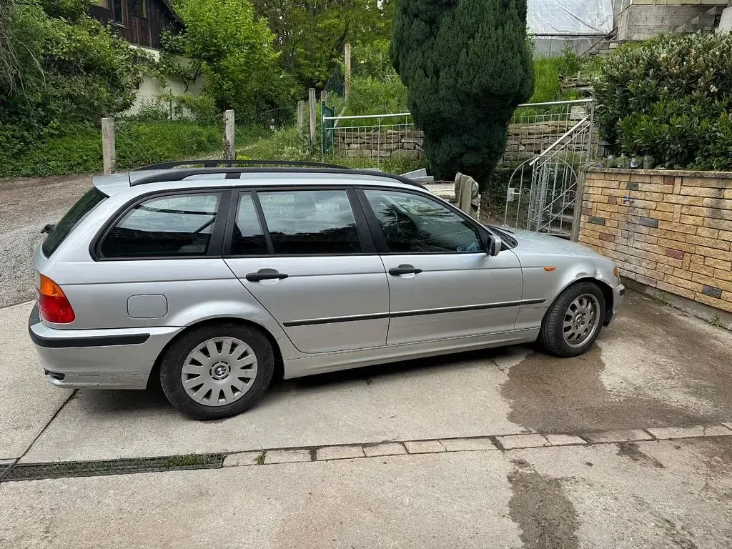 Gebraucht BMW 318 143 PS (105 kW) 2003 Silber Kombi