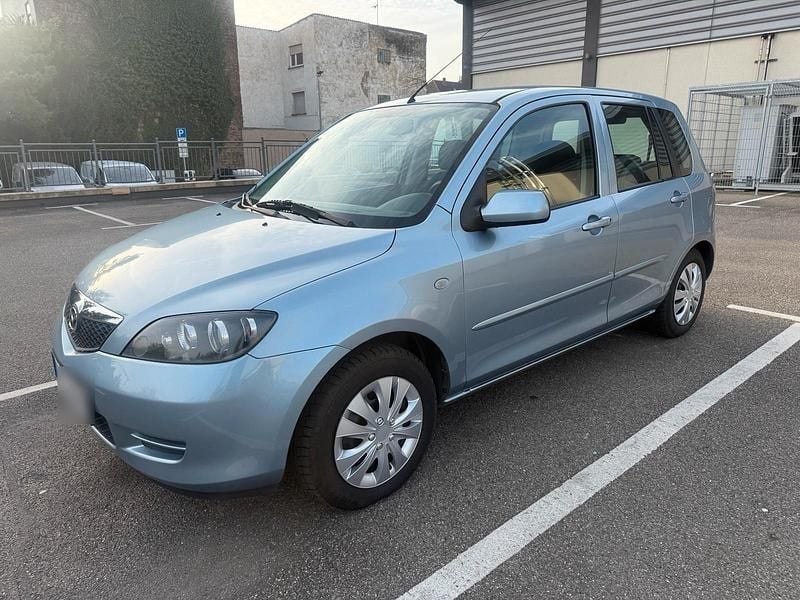 Second-hand Mazda 2 80 CP (58 kW) 2006 Albastru Hatchback